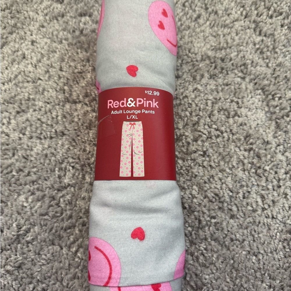 Red & Pink Women's Lounge Pants - Gray with Pink Hearts
